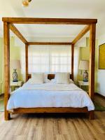 Suite Lit King-Size - Vue sur Piscine
