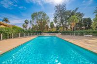 Les 15 Pins & La Mer - Piscines, Plage à 5min, Climatisation - Bed and Breakfast Antibes