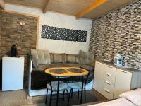Chatka v záhrade Mango Chill - B&B Brezno