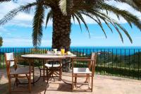 Casa con piscina y vistas al mar en Begur - Chambres d'hôtes Begur