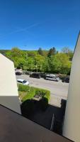 Golden Leaf Apartment with Parking - B&B Burghausen