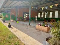 La roulotte MAGIC ! des Grillots - B&B Beaulon