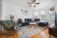 Spacious & Stylish 2BR Apartment Near Manhattan - Chambres d'hôtes Jersey City