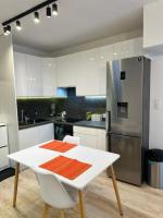 Ivy Studio with Balcony & Private Parking near Krakow Old Town - Chambres d'hôtes Cracovie