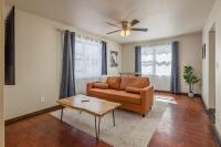 Historical Art Deco Central Downtown - Sleeps 4 - B&B Anchorage