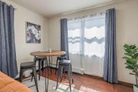 Historical Art Deco Central Downtown - Sleeps 4 - B&B Anchorage