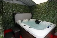 Castlecroft House with Hot Tub - Ferienwohnung Dungiven