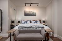 Stylish Downtown Anchorage Stay- King Bed plus Kitchen - B&B Anchorage