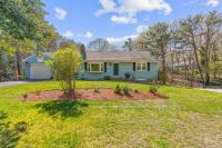 Spacious Family 5BR Cape Retreat FirepitDeckOutdoorShower - Chambres d'hôtes Yarmouth