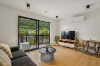 Mountain Vista Apartment! Short Stroll to the CBD - B&B Distretto di Queenstown