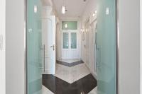 Grand Boulevard Gem Historic Apt with Balcony Views - B&B Budapest