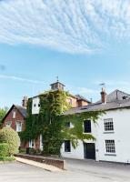 Historic Brewery Cottage in Dorset Village Sleeps 10 - Ferienwohnung Fontmell Magna
