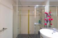 Chic 1BR Retreat Heart of City Pool&Gym Views - Ferienwohnung Brisbane