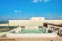 Penthouse With Jacuzzi on the Beach by Lime Luxe - Bed and Breakfast Haifa