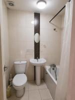 Two Bed Flat, Ensuite Rooms - B&B London