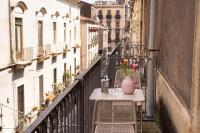 Dimora Ferrari - Grand Historic Apartment by the Cathedral - Chambres d'hôtes Catane