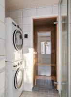 Modern 3 Bedroom Stay with Sauna - B&B Helsinki