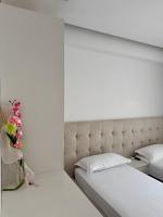 Zweibettzimmer mit Balkon