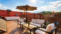 Rooftop proprety with Large Terrace & Stunning Views - Brașov - B&B Braşov