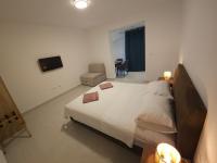Apartment Under the Palm Tree II - Bed and Breakfast Budva