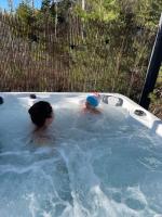 Moderne hytte ved sjøen med badstue - B&B Rømskog