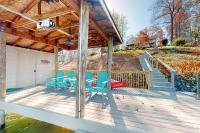 The Lake House on Sunset Point - Lakefront home with private dock & pool table - B&B Moneta