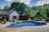 Luxurious Private Villa with Pool Near Sam Levys Village - B&B Harare