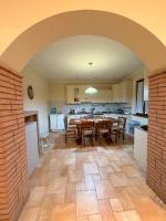 La Casa delle Rose - In Centro di Santa Maria degli Angeli con il Parcheggio Privato - Ferienwohnung Santa Maria degli Angeli