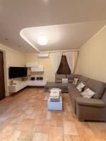 La Casa delle Rose - In Centro di Santa Maria degli Angeli con il Parcheggio Privato - Chambres d'hôtes Santa Maria degli Angeli