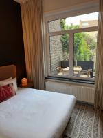 Cosy 2-Bedroom Apartment for 4 Guests near Sint-Pieters Station, Perfect for Exploring Historic Ghent - Chambres d'hôtes Gand
