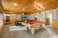 Smoky Mountain Retreat | Views | Hot Tub | Games - B&B Sevierville
