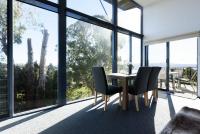 Tamar Valley Treetop Retreat with River Views - B&B Grindelwald