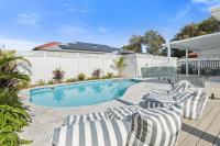 Windang Beach Escape - Seaside Bliss with Private Pool - Ferienwohnung Windang