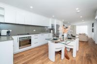 Stylish Pet-Friendly Retreat Near Acer Arena & Olympic Park - B&B Sydney