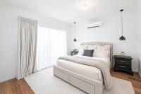 Stylish Pet-Friendly Retreat Near Acer Arena & Olympic Park - Chambres d'hôtes Sydney
