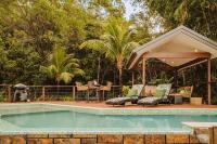 Pet Friendly Port Douglas Acreage w Pool and Coral Sea Views - B&B Craiglie