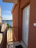 Vila Santa Seaside Apartments - B&B Brodarica