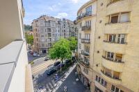 Cozy Stay at Margaret Blvd Prime Buda Location with AC - Ferienwohnung Budapest