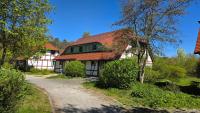 Schöne 54qm 2 Zimmer Ferienwohnung 1-4 Personen an der Kreptitzer Heide auf Rügen - Wandern Fahrradfahren und Meer Feriendorf Bakenberg Dranske B13 - Chambres d'hôtes Dranske