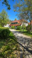 Schöne 54qm 2 Zimmer Ferienwohnung 1-4 Personen an der Kreptitzer Heide auf Rügen - Wandern Fahrradfahren und Meer Feriendorf Bakenberg Dranske B13 - Chambres d'hôtes Dranske