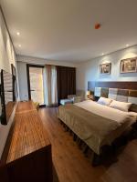 Dreamland Oasis One Bedroom on 10th Floor with Sea & Mountain Views - Bed and Breakfast Chakvi