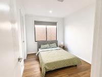 Modern 4BR Home 3 Master Ensuites Family Stays - B&B Sydney