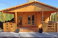 Zacisze domek z Jacuzzi & Sauna - B&B Chrołowice