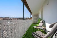 Apartamento de 3 dormitorios con balcón