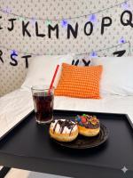 Stranger Pop, Balcon, gare et centre ville - B&B Rennes
