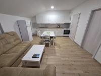 Apartma Pri Stevotu - Ferienwohnung Deskle