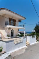 Laloudaki Apartments - Bed and Breakfast Tyrós
