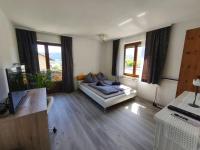 Modern Flat in Quaint Residence with Idyllic Garden - B&B Innsbruck