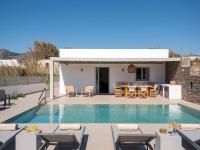 Moonshine Villa - A stone's throw from the beach - B&B Piso Livadi