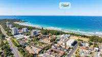 Azure Luxe Seaside Suite - Walk to beach and cafes - B&B Coffs Harbour